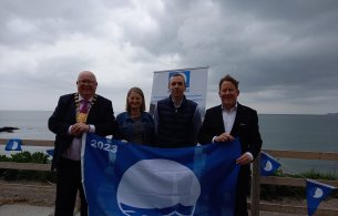 Minister Darragh O/brien with Peter Buckley at the Blue Flag award ceremony