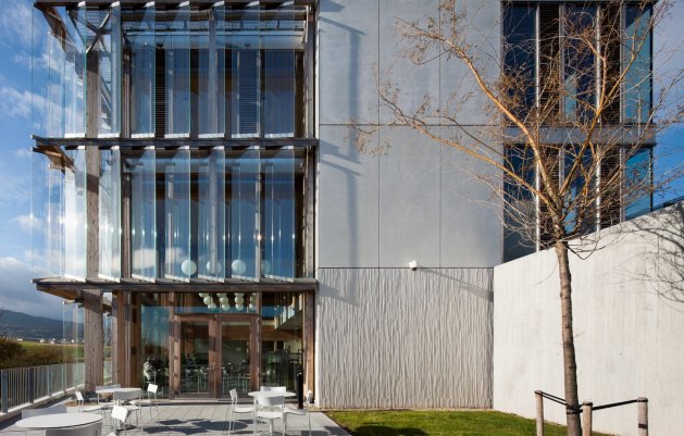 Administration Building, East facade and staff garden, Ballyogan Operations Centre, DLR Architects