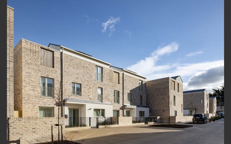 8 Rosemount Court