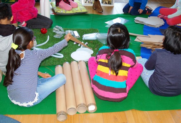 Image of children in Project Room