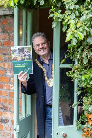 Councillor Jim O'Leary, Cathaoirleach, Dún Laoghaire-Rathdown County Council at the launch of dlr's Tree and Urban Forestry Strategy
