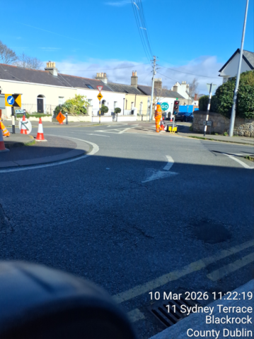 road picture with under construction sign