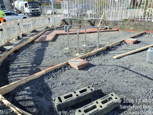 road picture with under construction sign