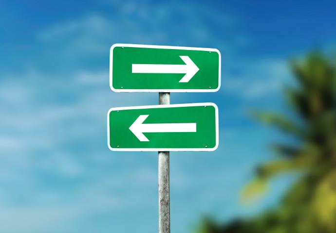 two green arrows pointing left and right