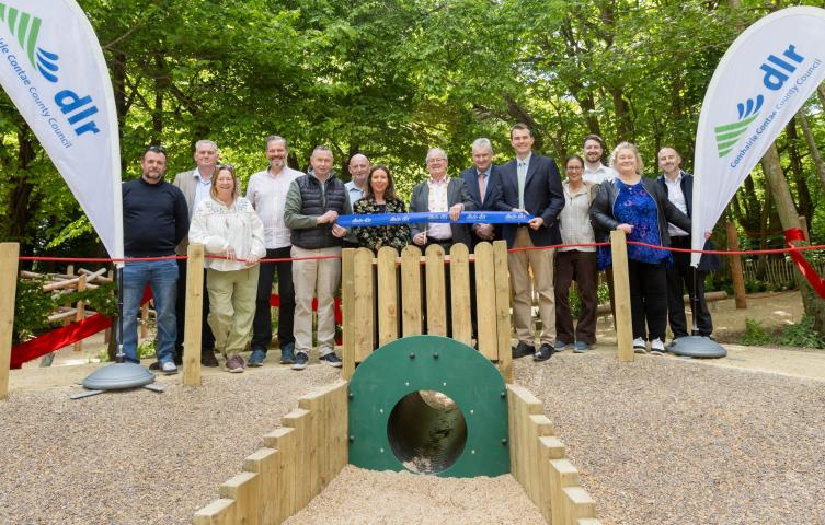 Group photo of official in park