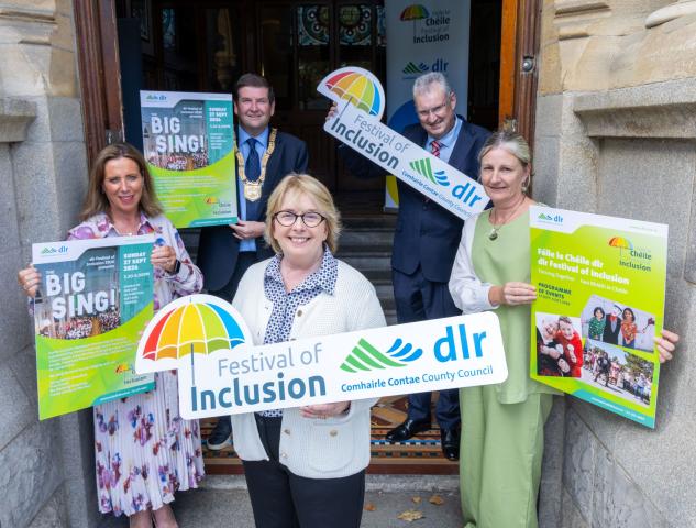 Cathaoirleach Barry Saul, Chief Executive Frank Curran and staff of Dún Laoghaire Rathdown County Council pictured at the launch