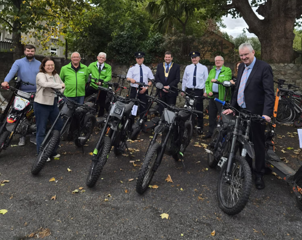 A group picture with dlr staff and An Gardai Siochana