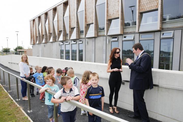 An Cathaoirleach Cllr Barry Saul An Cathaoirleach Cllr Barry Saul with some of the local children