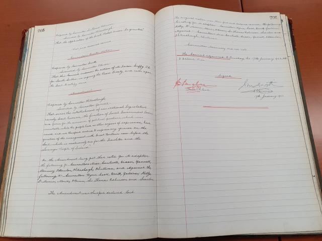 Dún Laoghaire Minute Book_Treaty 1921
