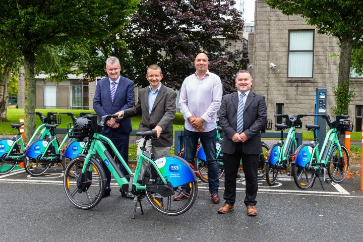 dlr partners with ESB to launch eBike Pilot Project for Dublin Commuter Hubs dlr partners with ESB to launch eBike Pilot Project for Dublin Commuter Hubs